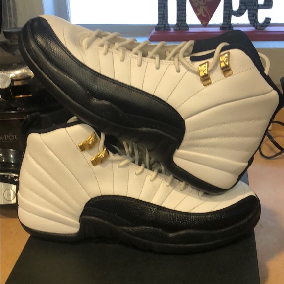 Jordan 12 taxi